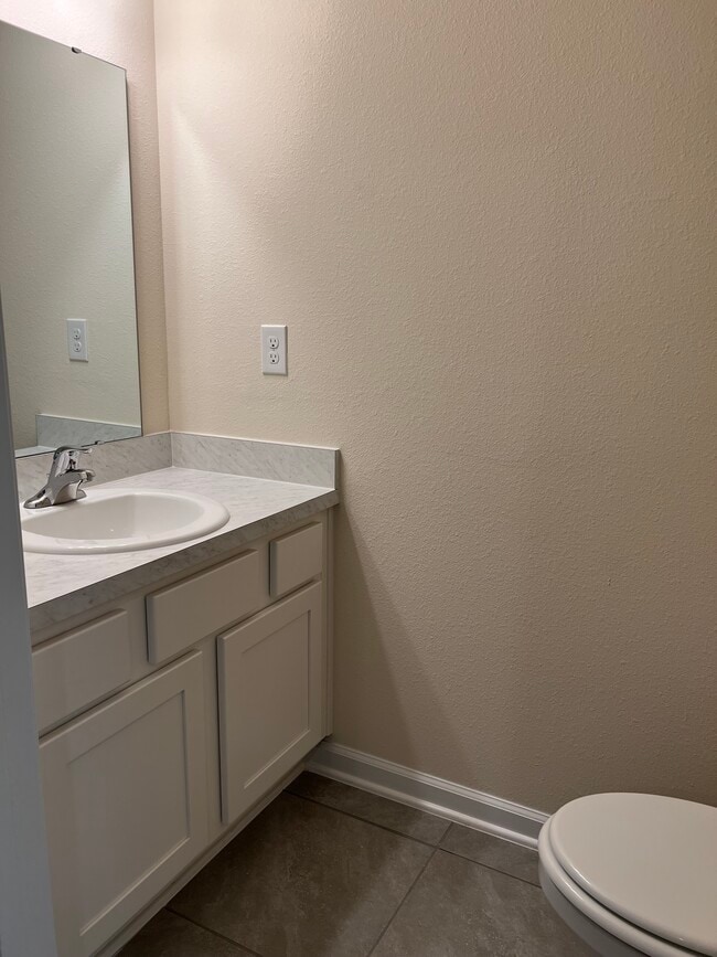 Building Photo - 221 Talulla Trl