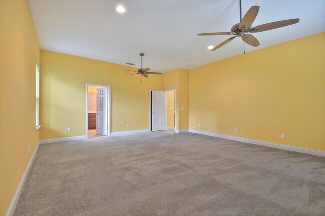 Building Photo - 3521 Carolwood Ln