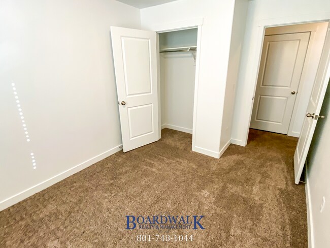 Building Photo - Beautiful 3 Bed 2 Bath Herriman Townhome!