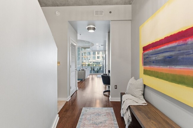 Building Photo - AVAILABLE NOW. 9th Floor of Encore Bldg Downtown Nashville. One Bed One Bath. Resort style amenit...