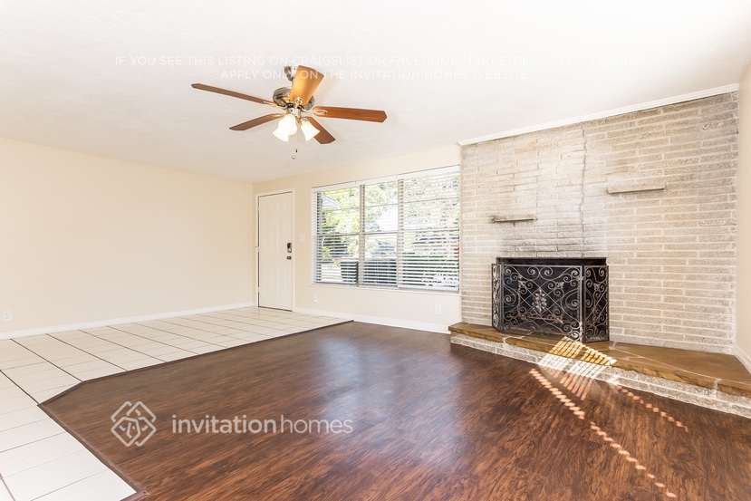 Building Photo - 4315 19th Ave W