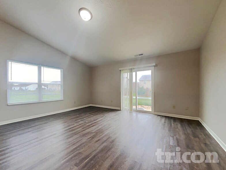 Building Photo - 2291 Hampton Dr