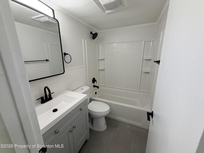 Building Photo - 1005-1015 Lincoln St