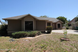 Building Photo - 3154 Lago Vista Dr