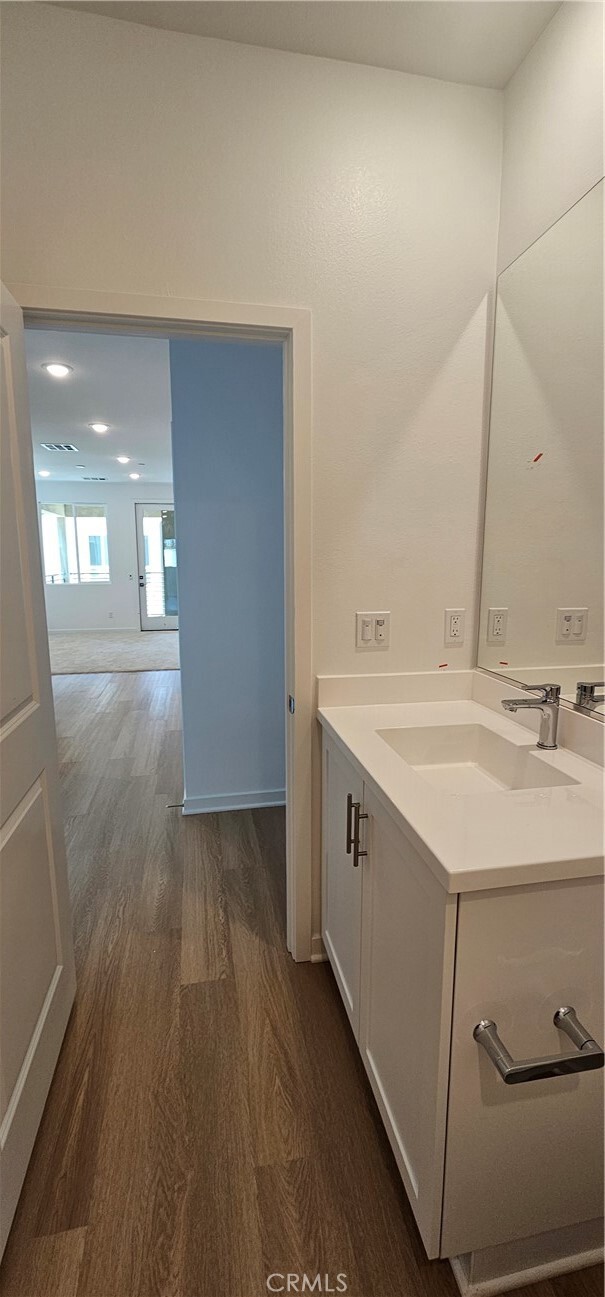 Building Photo - 1170 E Santo Antonio Dr