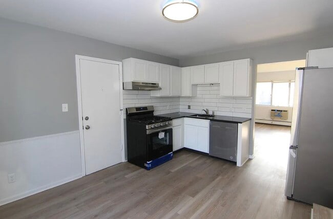 Building Photo - 590 54th St SE