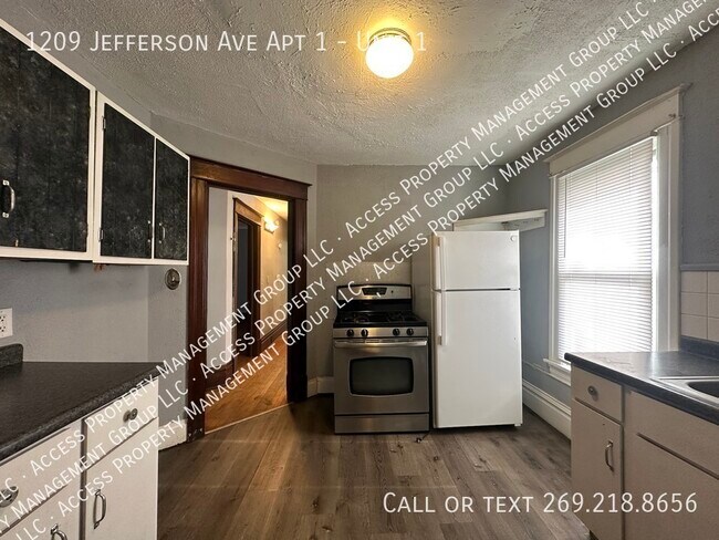 Building Photo - 1209 Jefferson Ave