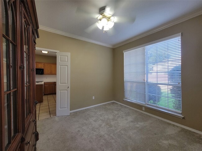 Building Photo - 7020 Goldenrod Dr