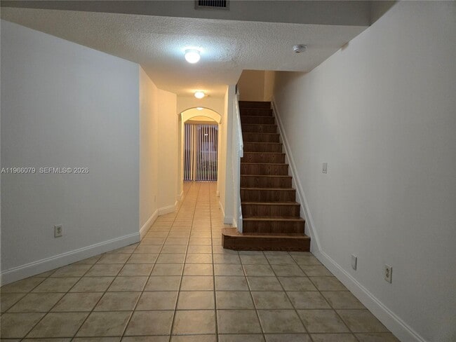 Building Photo - 4976 Leeward Ln