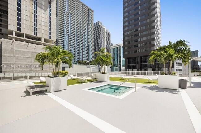 Building Photo - 690 SW 1st Ct