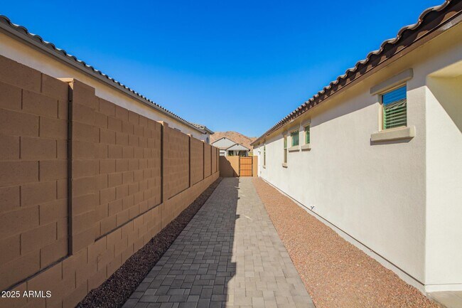 Building Photo - 21301 W Roanoke Ave