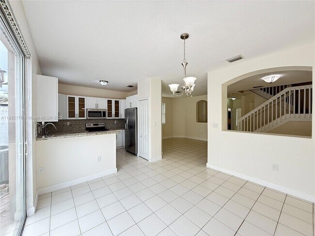 Building Photo - 15131 SW 23rd Ln