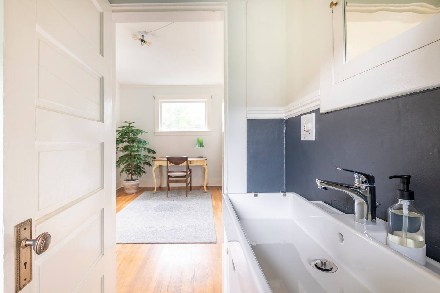 Building Photo - 1320 SE 28th Ave