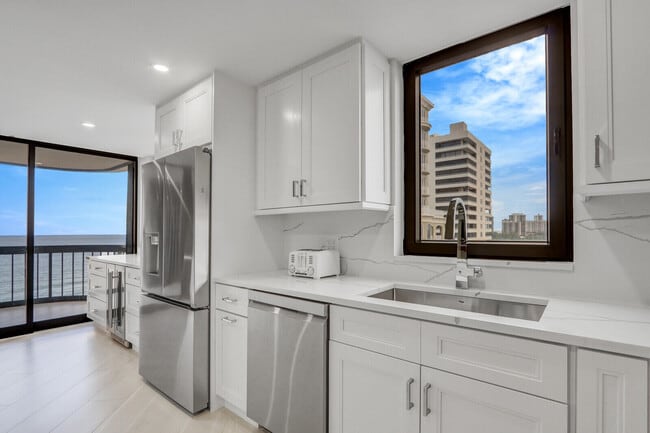 Building Photo - 5380 N Ocean Dr
