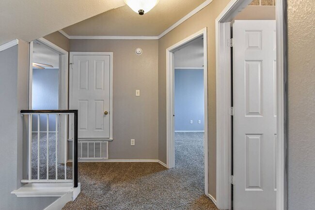 Building Photo - 4600 Donegal Bay Ct