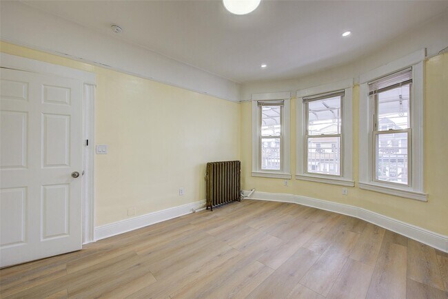 Building Photo - 101-40 112th St