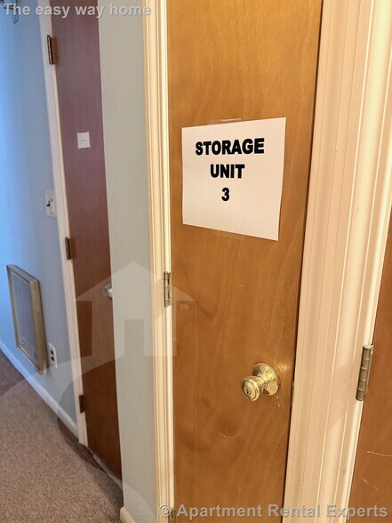 Building Photo - 104 Trowbridge St