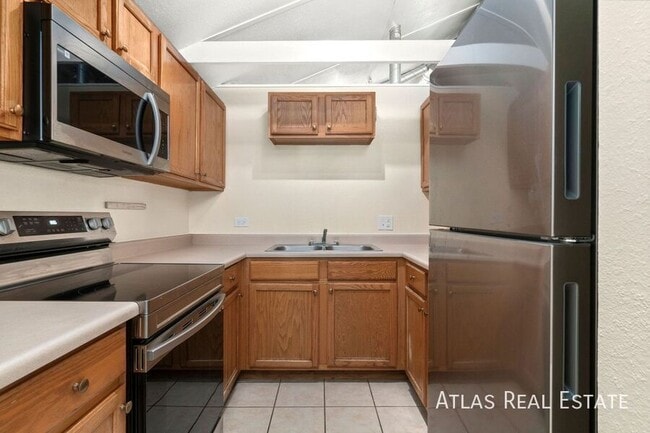 Building Photo - 1408 Julian St