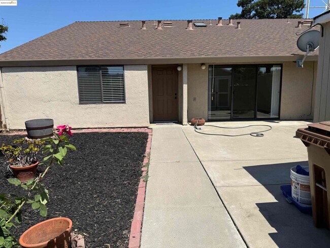 Primary Photo - 916 Villa Terrace