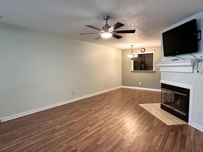 Building Photo - 1002 Brookhollow Dr