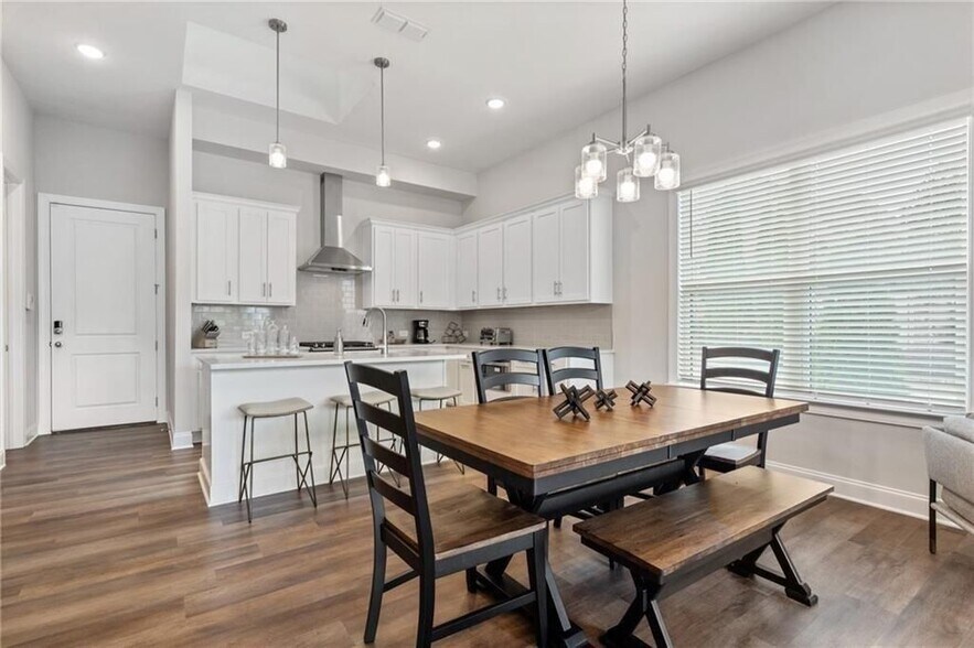 Building Photo - 613 Stickley Oak Way