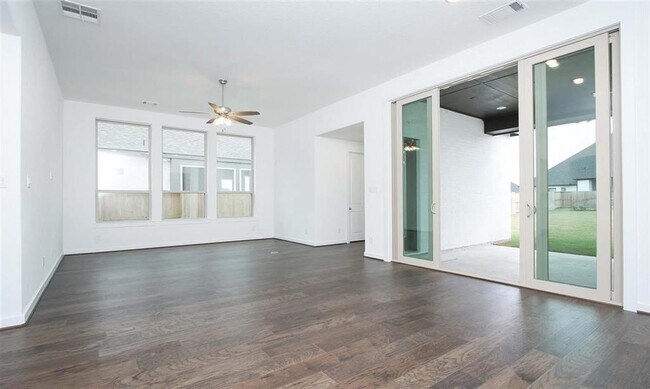 Building Photo - 9634 Wright Dr