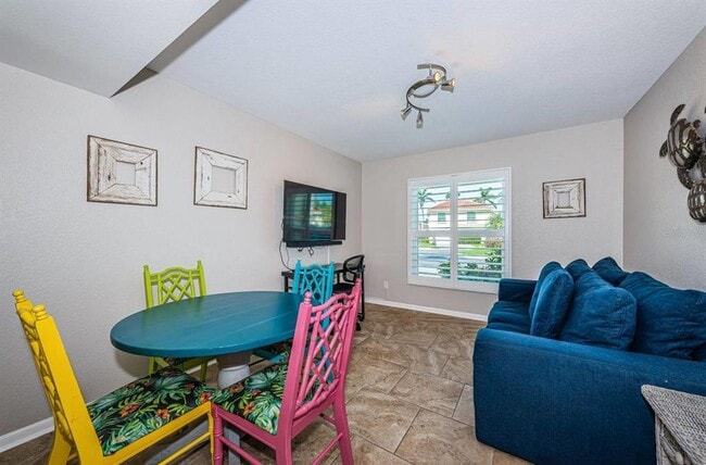 Building Photo - 6107 Mirada Cir