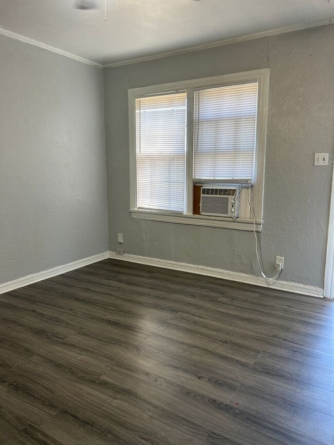 Building Photo - 3610 S Polk St