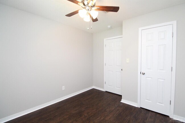 Building Photo - 5250 Powrie Dr