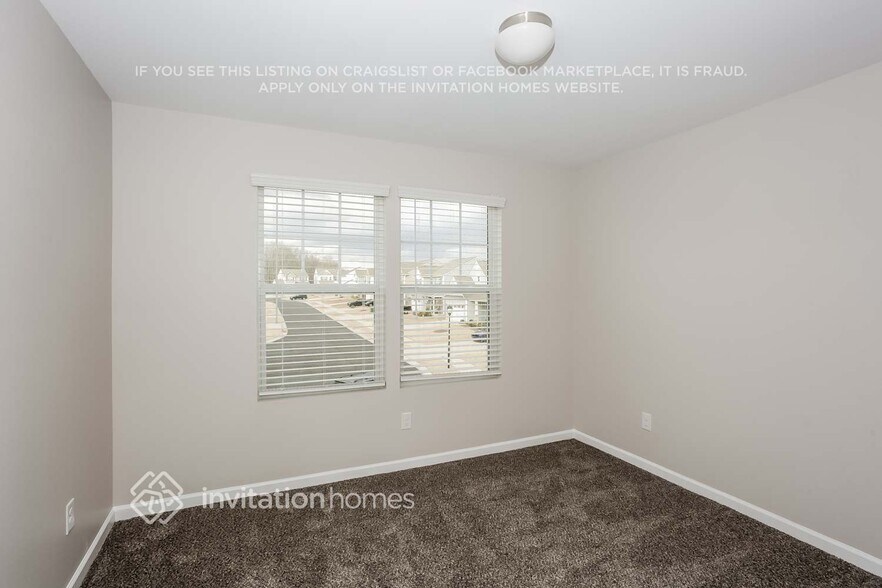 Building Photo - 124 Caprine Ct