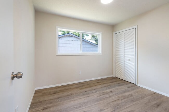 Building Photo - Spacious 4-Bed Home w/ Finished Basement & Fenced Yard – Lents Neighborhood