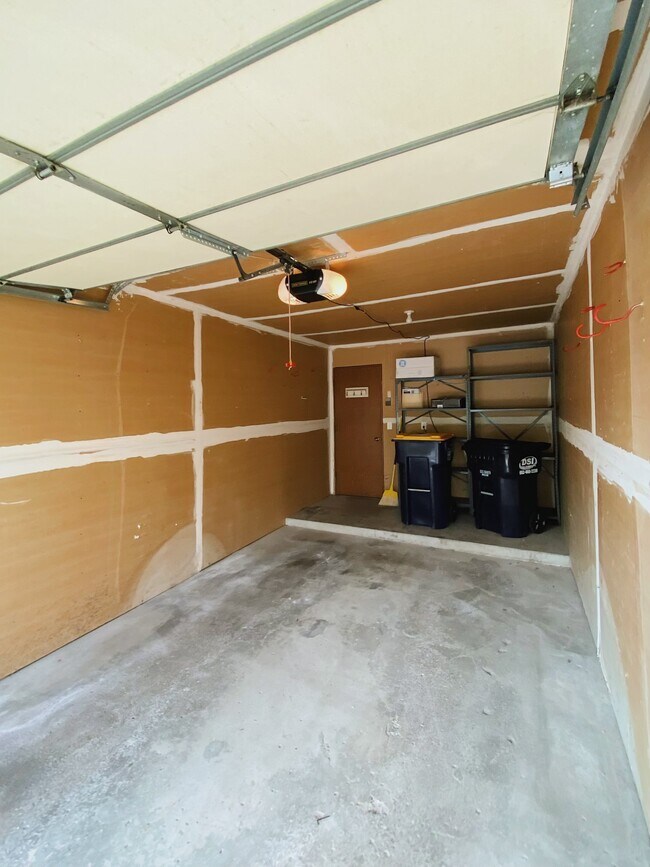 Building Photo - 11166 Westwind Dr