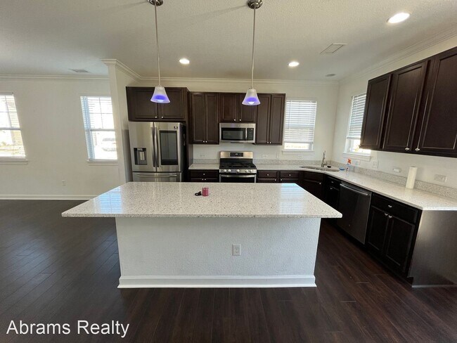 Building Photo - 4 br, 3.5 bath House - 1700 Paulet Drive
