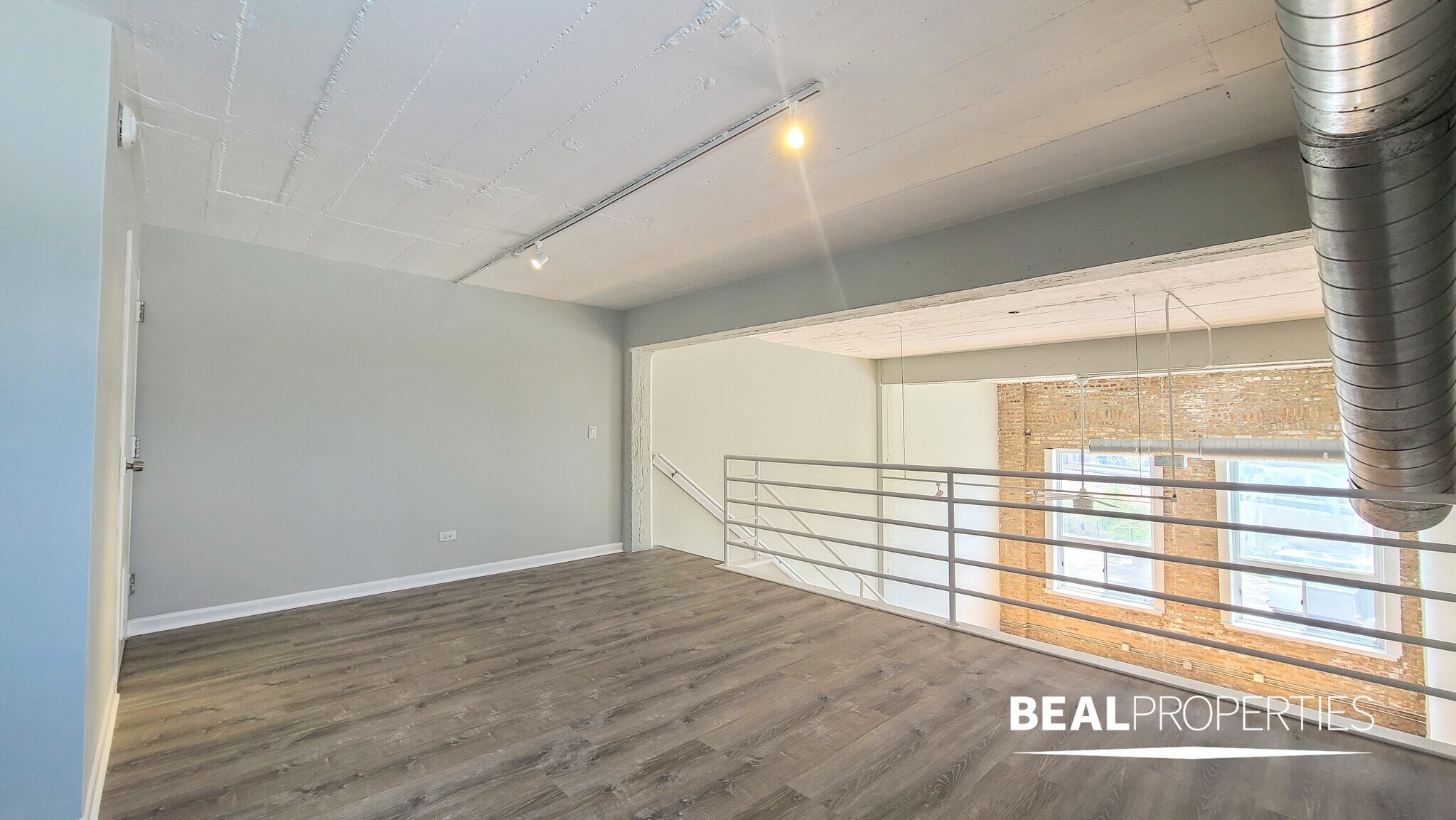 Building Photo - 2320 N Damen Ave