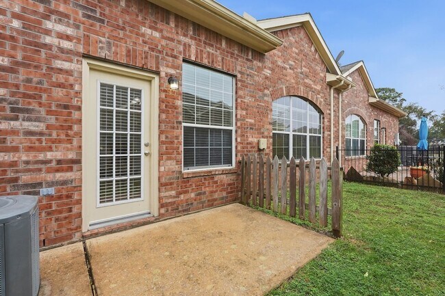 Building Photo - 18612 Syndee Loch Ct