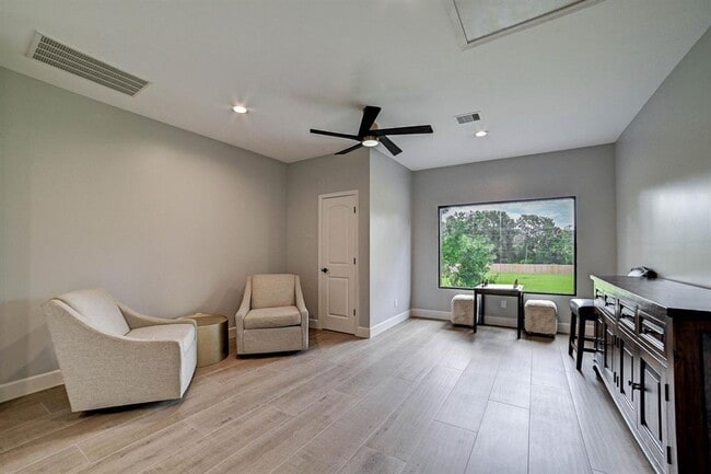 Building Photo - 26511 Meadow Ln