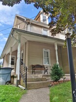 Building Photo - 943 Glenbrook Ave