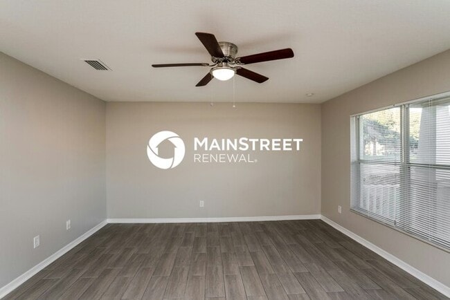 Building Photo - 3 Bedroom Pet-Friendly Home in St Petersbu...