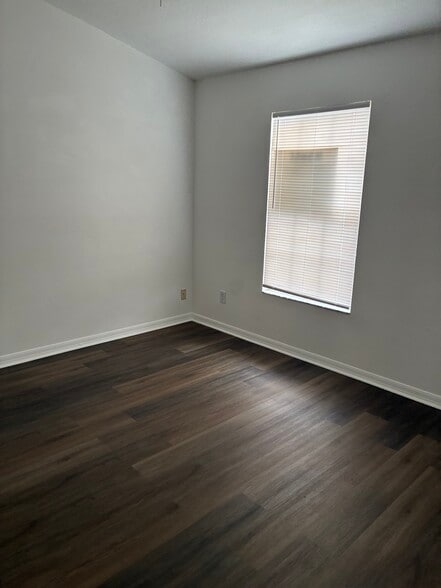 Building Photo - 1243 Charlesworth Dr