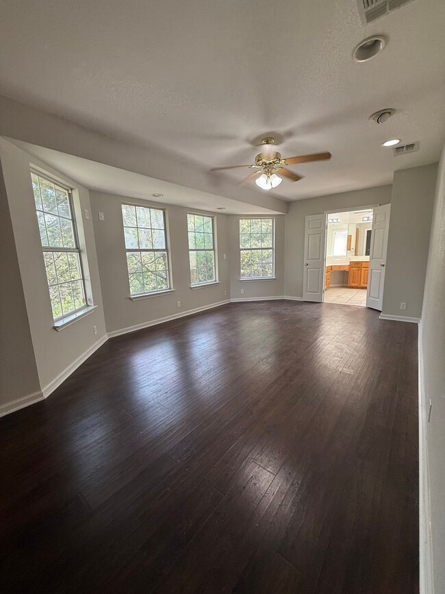 Building Photo - NEW ON MARKET (PRICE DROP!!)