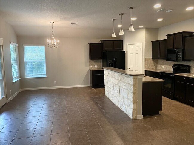 Building Photo - 2219 Stonehaven