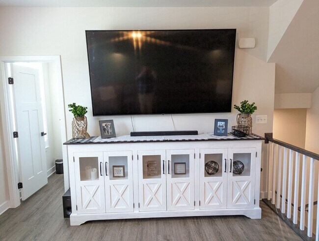 Building Photo - Gorgeous Newer Construction Home (2022) in...