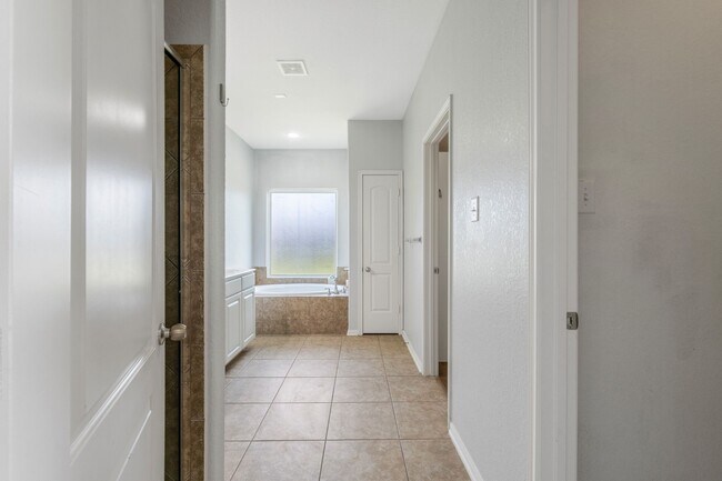 Building Photo - 19006 Piper Hill Ln