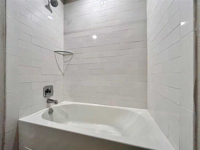 Building Photo - 321 Coda Xing