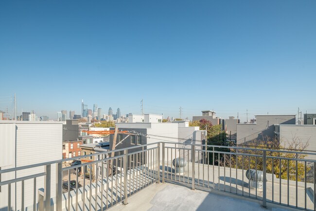 Building Photo - 1110 S 27th St