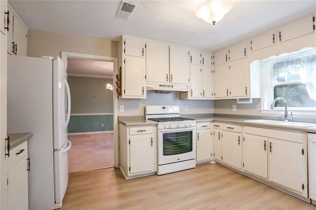 Building Photo - 4624 Mountain Creek Dr