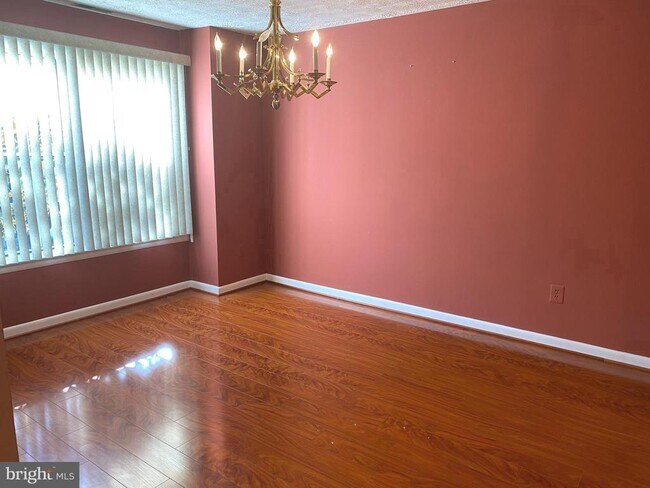 Building Photo - 2109 Woodbox Ln