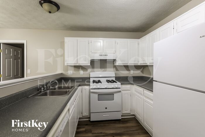 Building Photo - 916 Maple Leaf Ridge