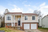 Building Photo - 2077 Raintree Pl