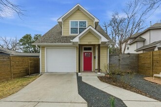 Building Photo - 1801 Pequeno St